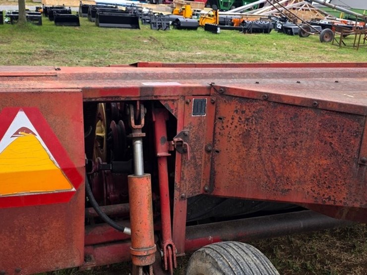 new-holland-474-image-10