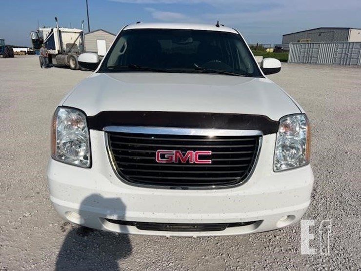 2011-gmc-yukon-xl-image-10