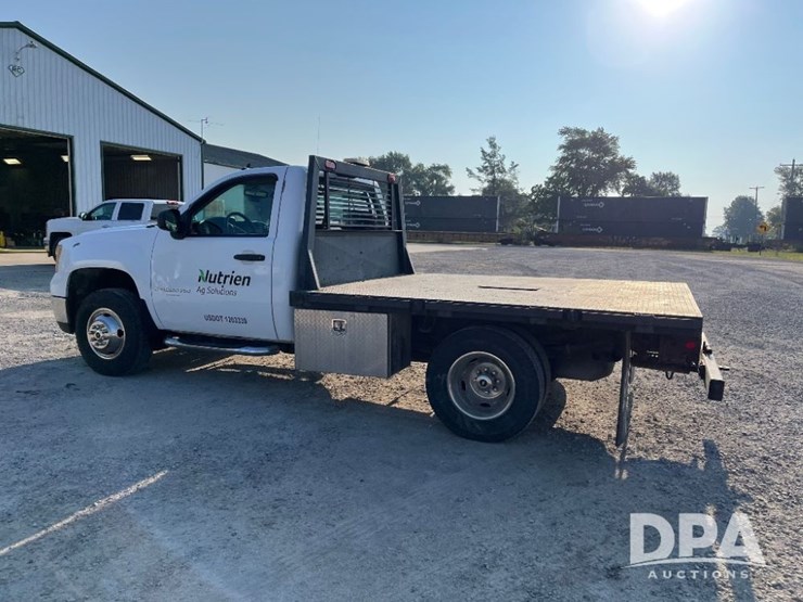 2009-gmc-3500-image-16