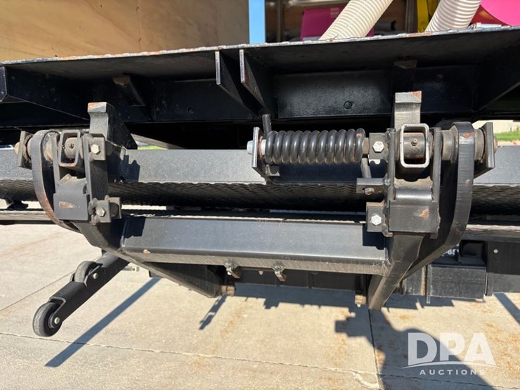 2023-ford-f650-image-45