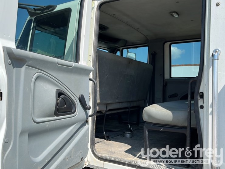 2003-international-durastar-4300-image-22