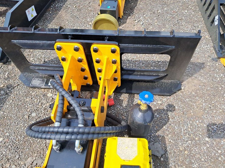 72"-breaker-image-3