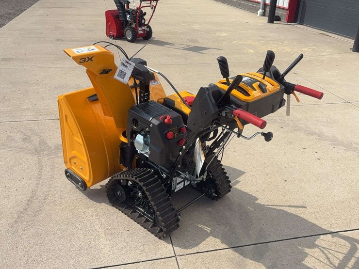 2023-cub-cadet-3x30-trac-snowblower-image-4