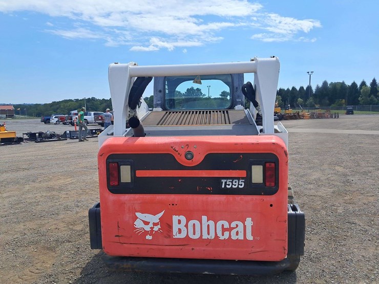 2016-bobcat-t595-image-3