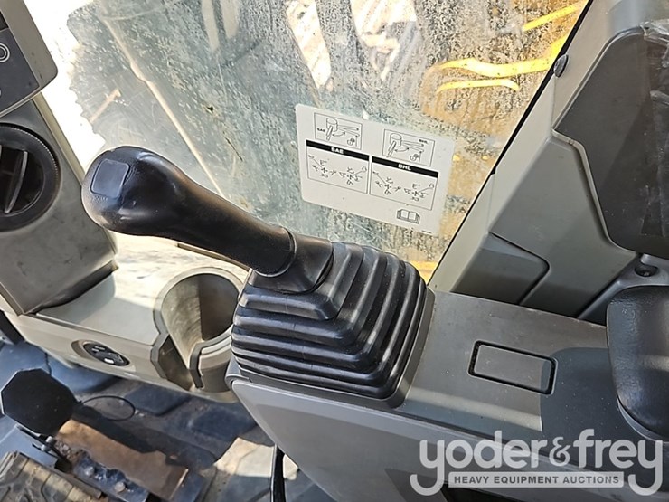 2017-caterpillar-336fl-image-43