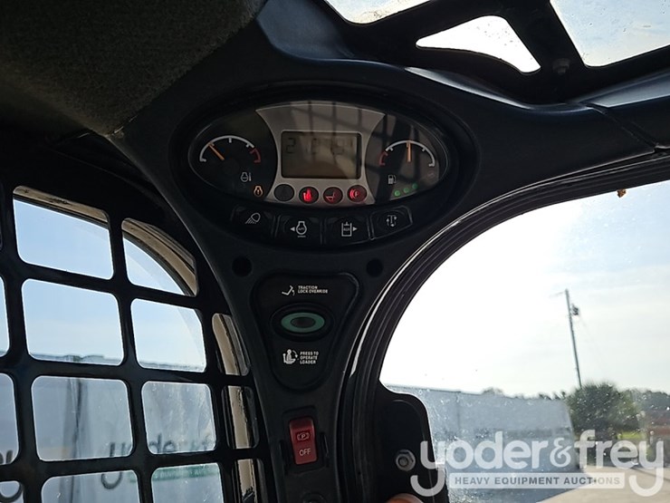 2022-bobcat-t870-image-31
