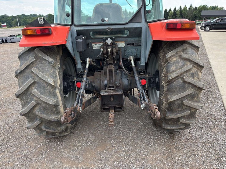 massey-ferguson-4225-image-17