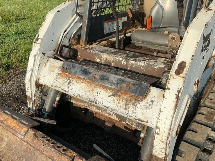 2004-bobcat-t190-image-37
