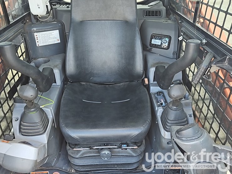 2023-kubota-svl75-2-image-24