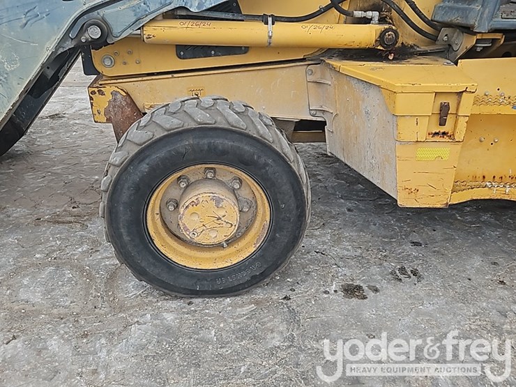 2011-deere-310j-image-17