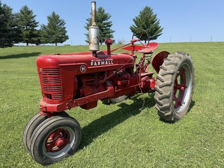 farmall-h-tractor-image-1