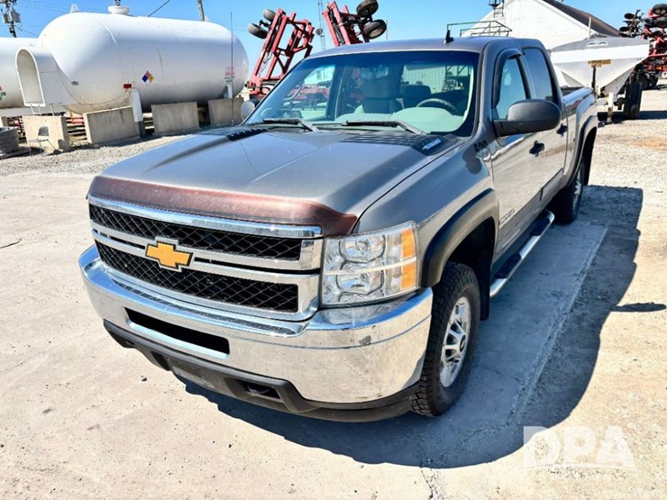 2013-chevrolet-silverado-2500-lt-image-13