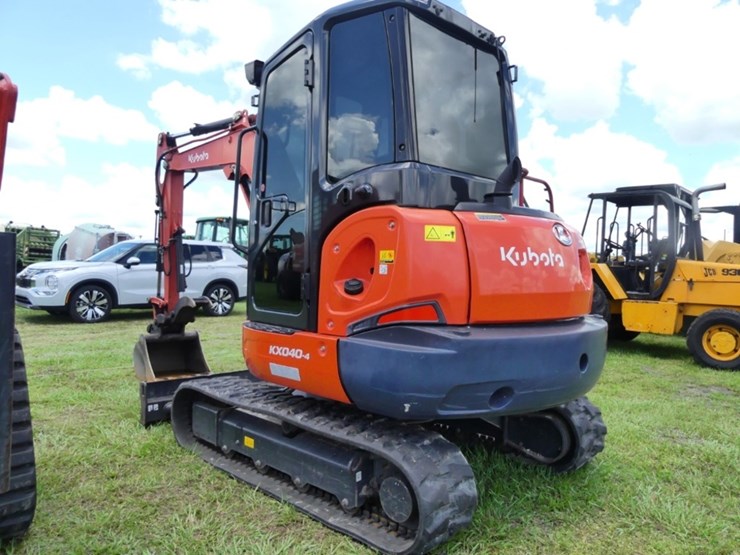 2022-kubota-kx040-4-image-4