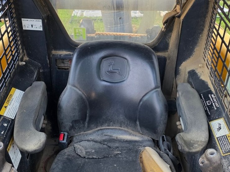 john-deere-250-image-35