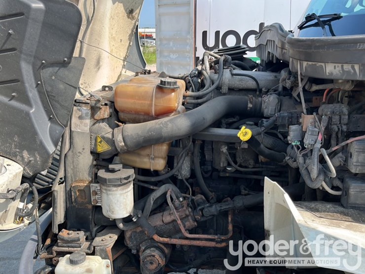 2013-international-durastar-4300-image-25
