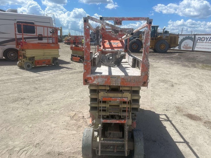2018-jlg-2632es-image-9