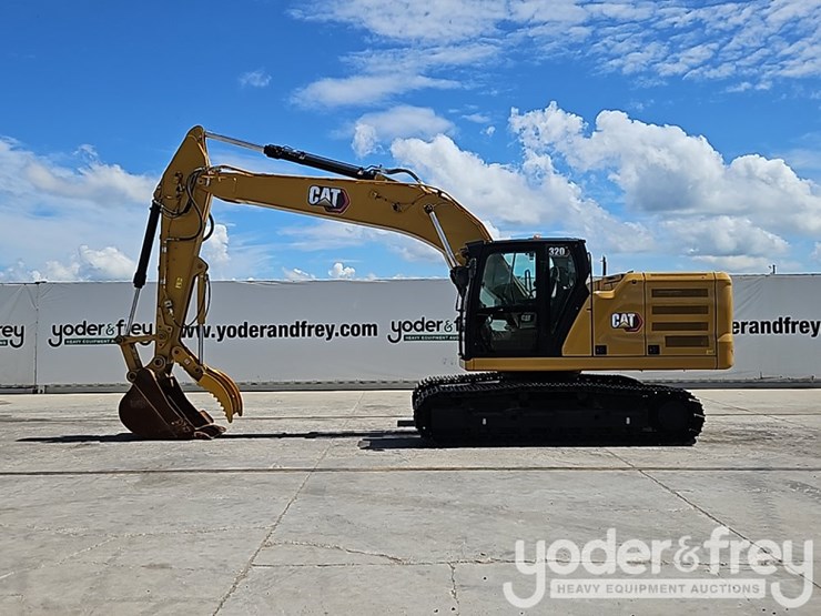 2022-caterpillar-320-image-3
