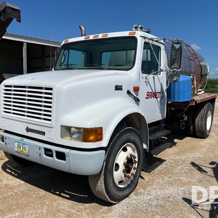 2000 INTERNATIONAL 4900