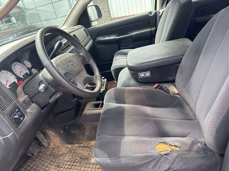 2002-dodge-ram-crew-cab-pickup-image-18