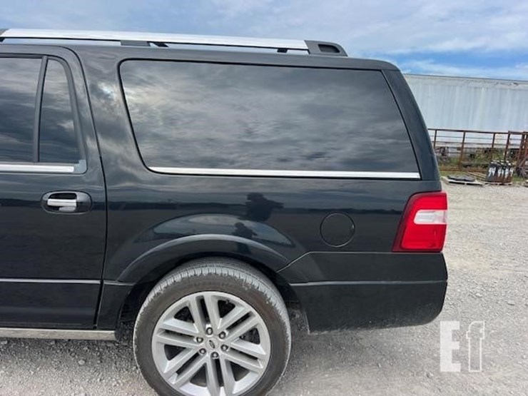 2015-ford-expedition-platinum-image-29