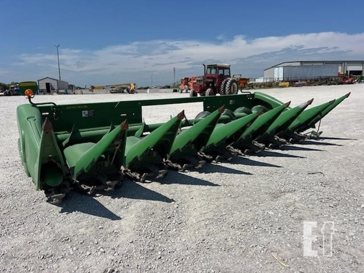 john-deere-608c-image-2