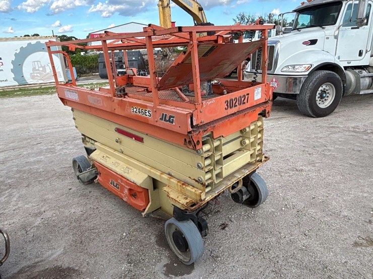 2018-jlg-3246es-image-4