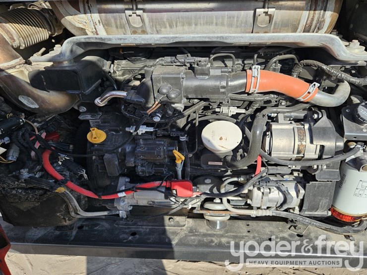 2022-bobcat-t870-image-23