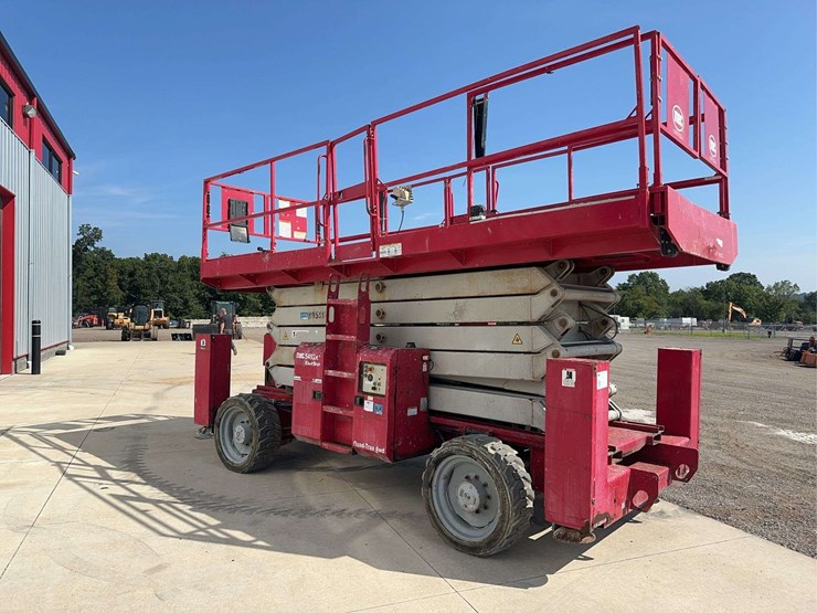 2014-meck-rough-terrain-lift-image-2