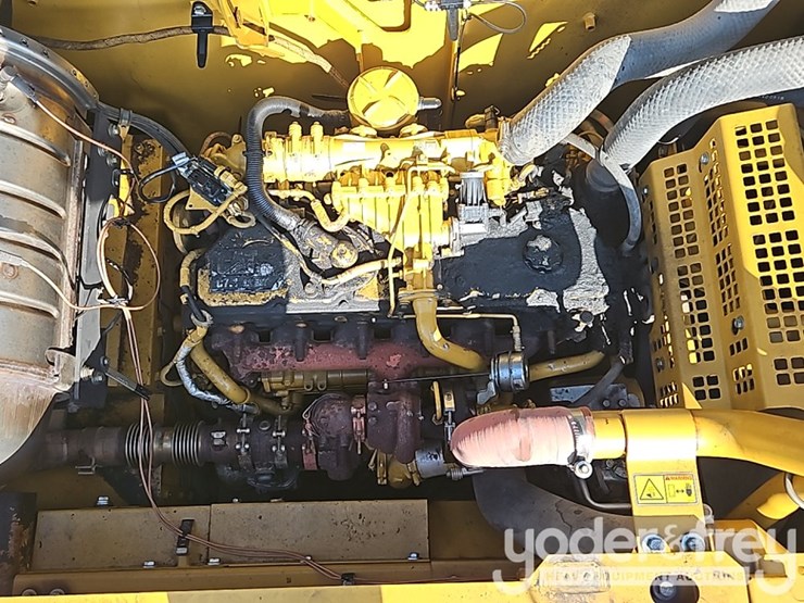 2015-caterpillar-329fl-image-38