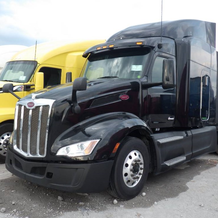 2023 PETERBILT 579