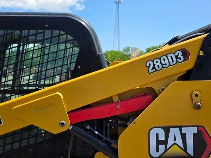 2021-caterpillar-289d3-image-23