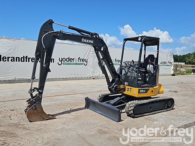 2023-deere-35g-image-1