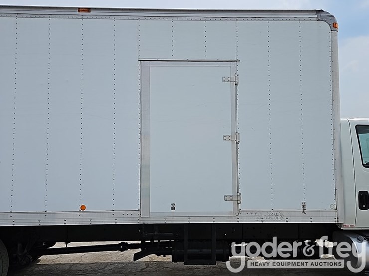 2017-international-durastar-4300-image-23