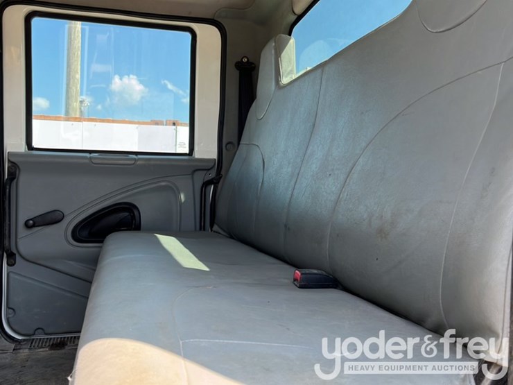 2003-international-durastar-4300-image-24