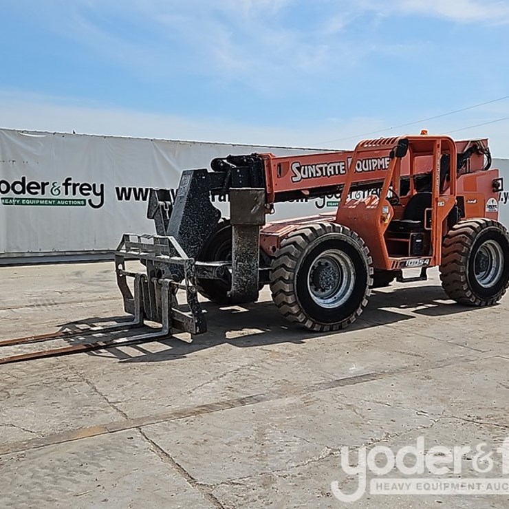 2015 SKY TRAK 10054L