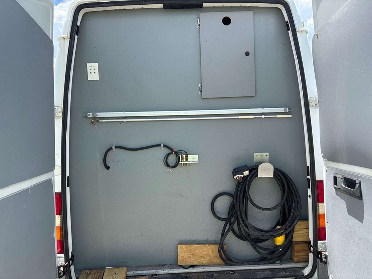 2006-dodge-sprinter-2500-image-16