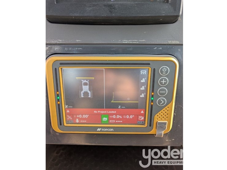 2022-deere-850l-lgp-image-40
