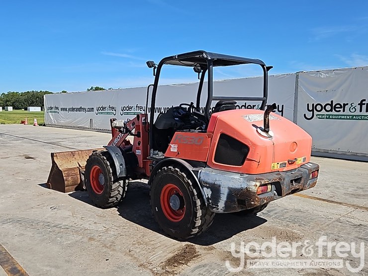 2018-kubota-r530-image-3