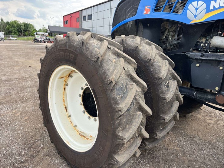 2012-new-holland-t8.300-image-11