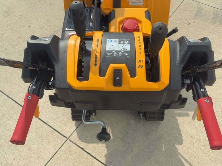 2023-cub-cadet-3x30-trac-snowblower-image-13