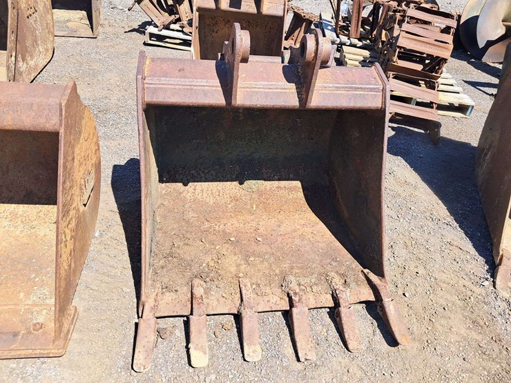 werk-brau-36"-ditching-bucket-w/-teeth-image-1