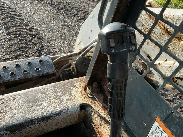 2004-bobcat-t190-image-52