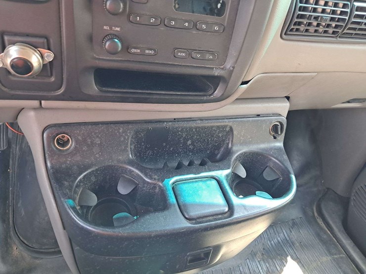 2001-gmc-savana-express-van-image-17