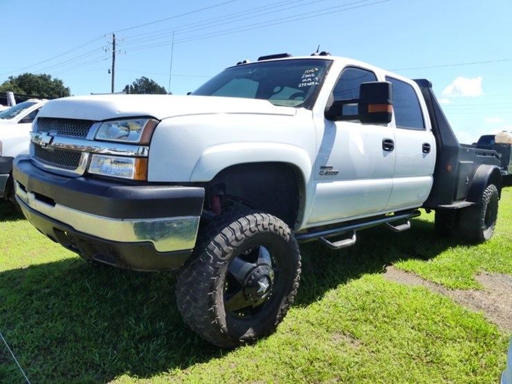 2005-chevrolet-3500-image-1