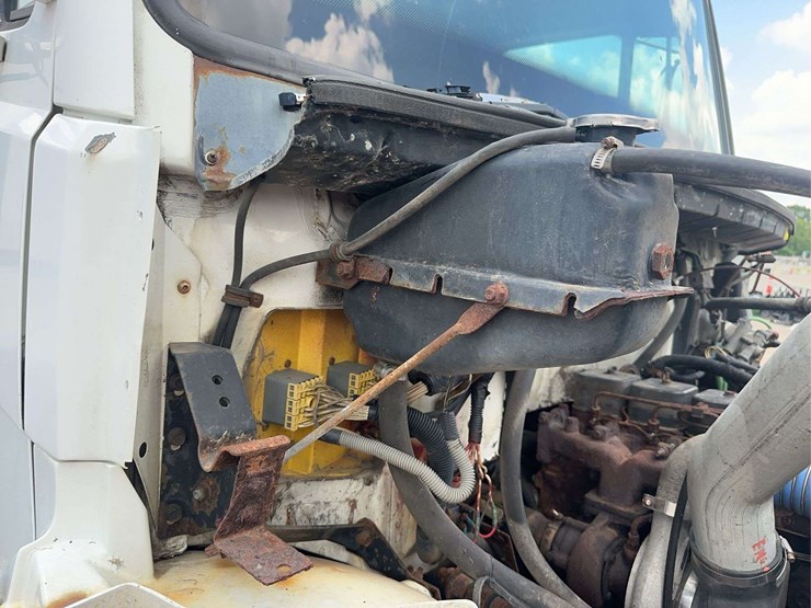 freightliner-fl70-image-34