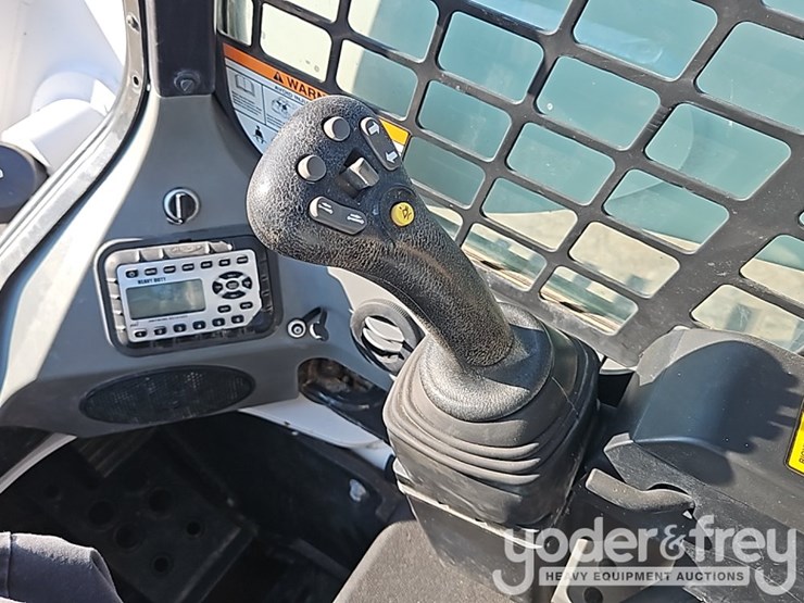 2022-bobcat-t870-image-26