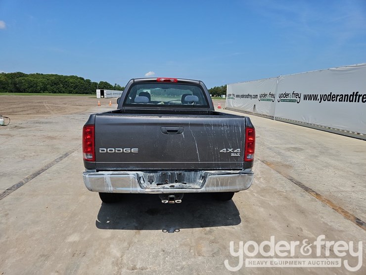 2004-dodge-ram-1500-image-14