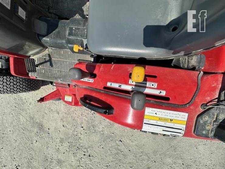 massey-ferguson-1235-image-21