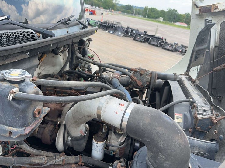 freightliner-fl70-image-32