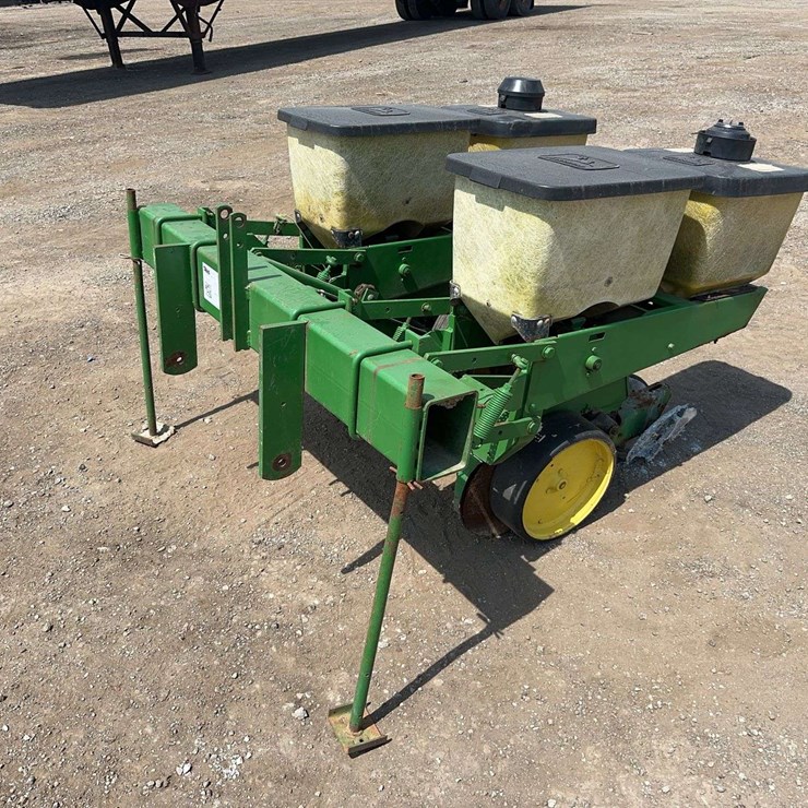 JOHN DEERE 2